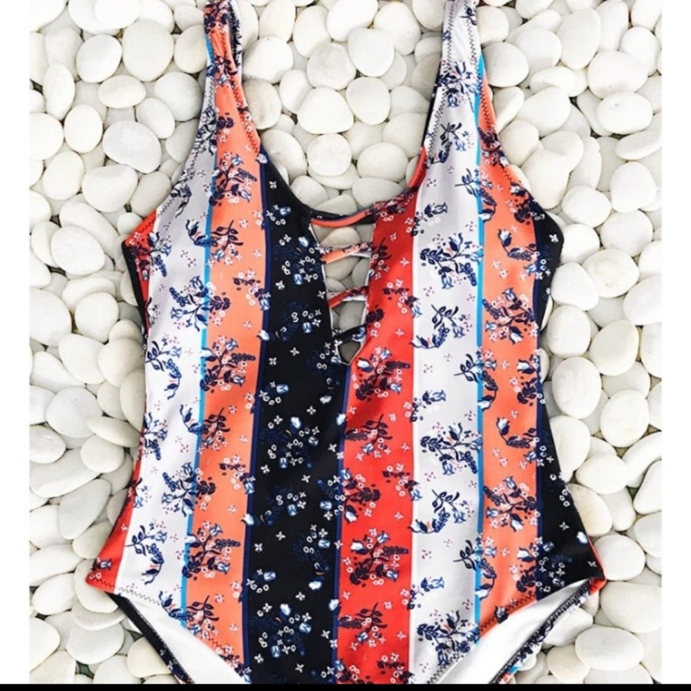 Cupshe NWT Wander Leisurely Print One-piece Swim